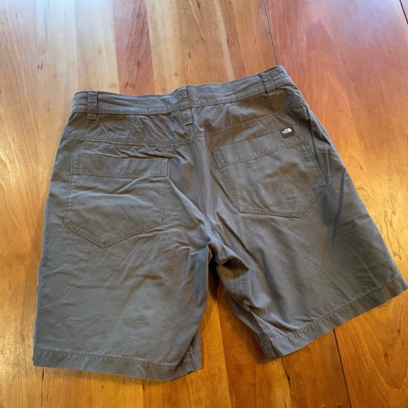 North Face Shorts 34 waist - Excellent Condition - Picture 2 of 7